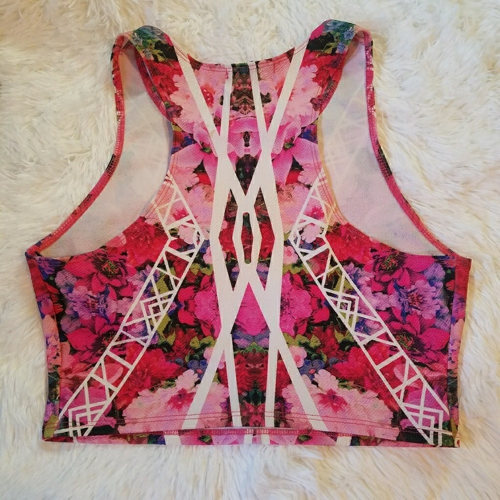 Crop Top Floral Geometric Design - Picture 2 of 3